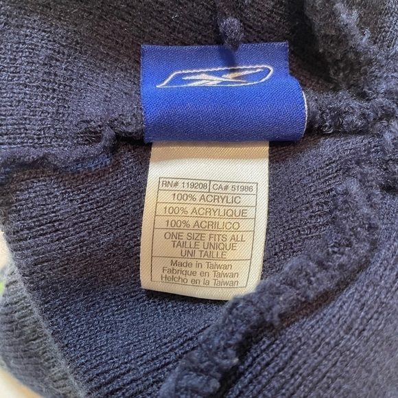 Men’s NFL Reebok OS blue and green Seahawks beanie - Picture 4 of 4